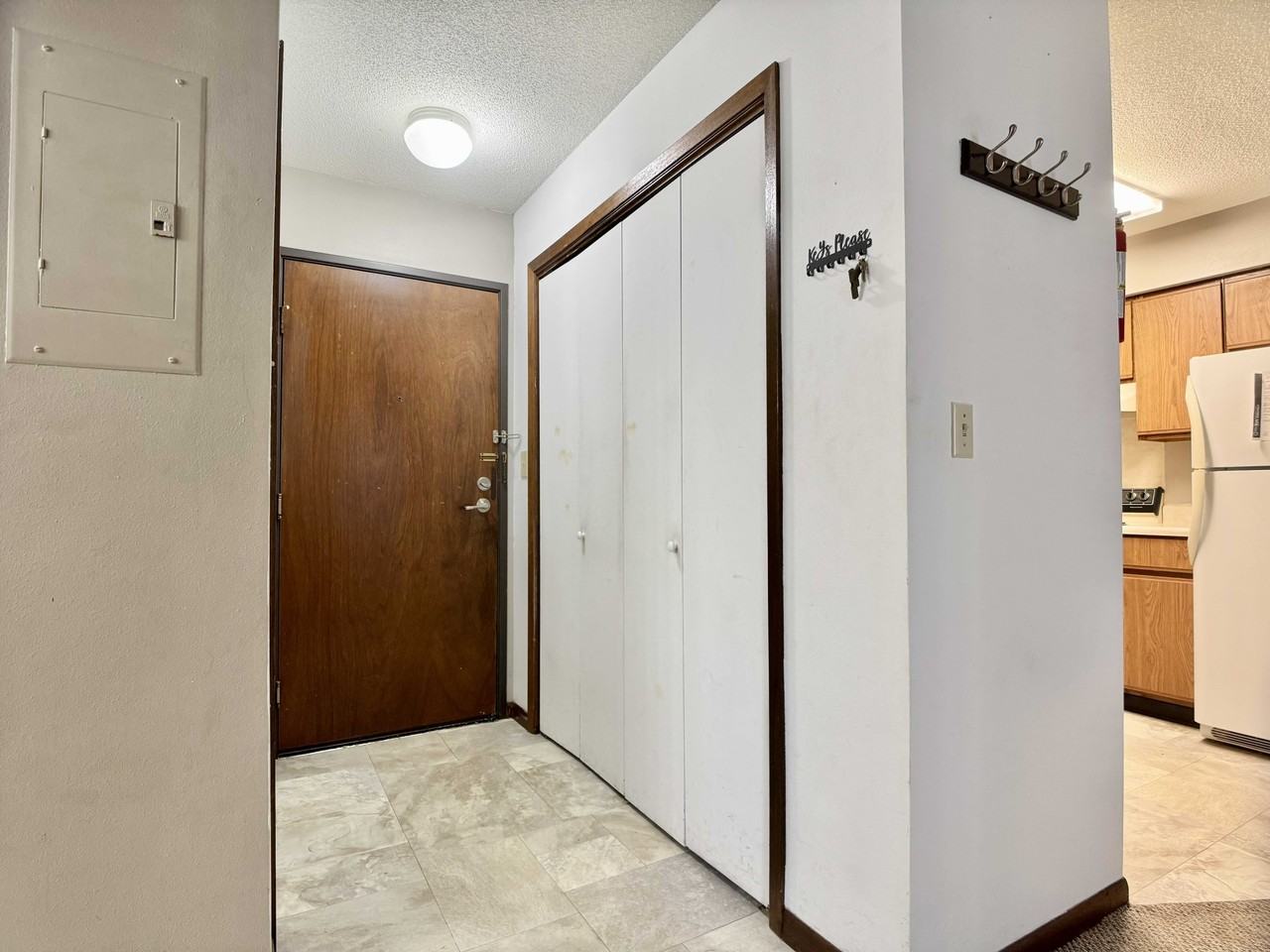 602 South 1st Avenue East - Photo 3 of 8