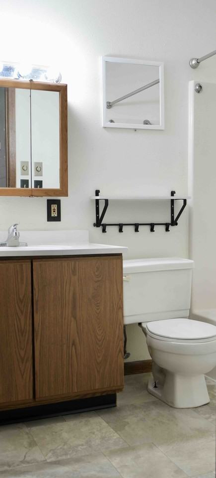 602 South 1st Avenue East - Photo 6 of 8