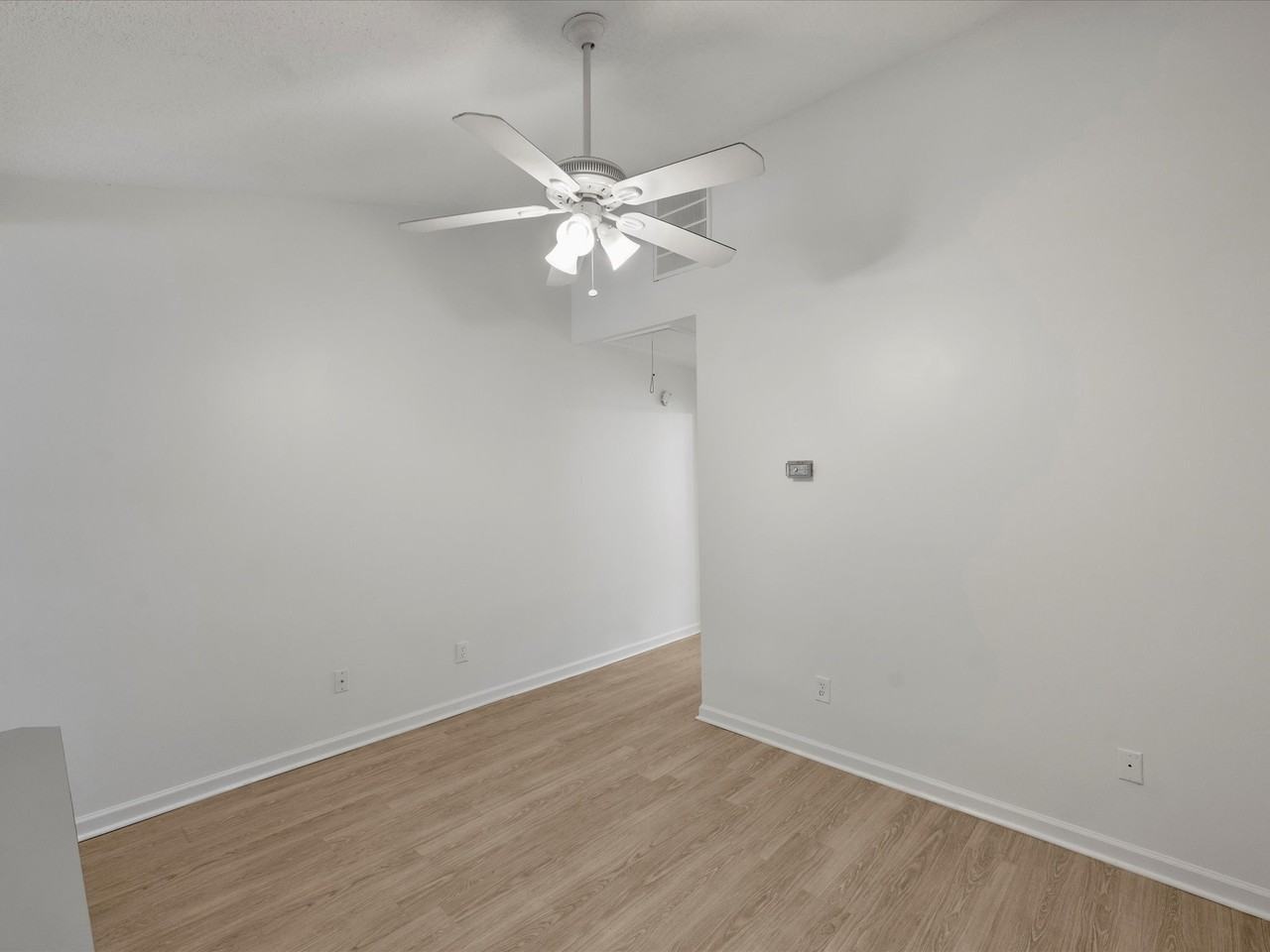 4306 Tantilla Cres - Photo 2 of 18