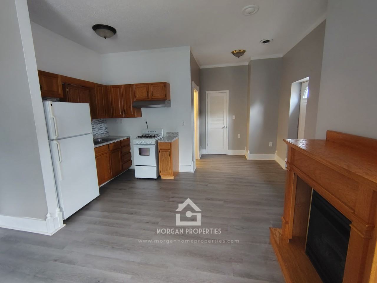 516 LOCUST ST - Photo 4 of 15