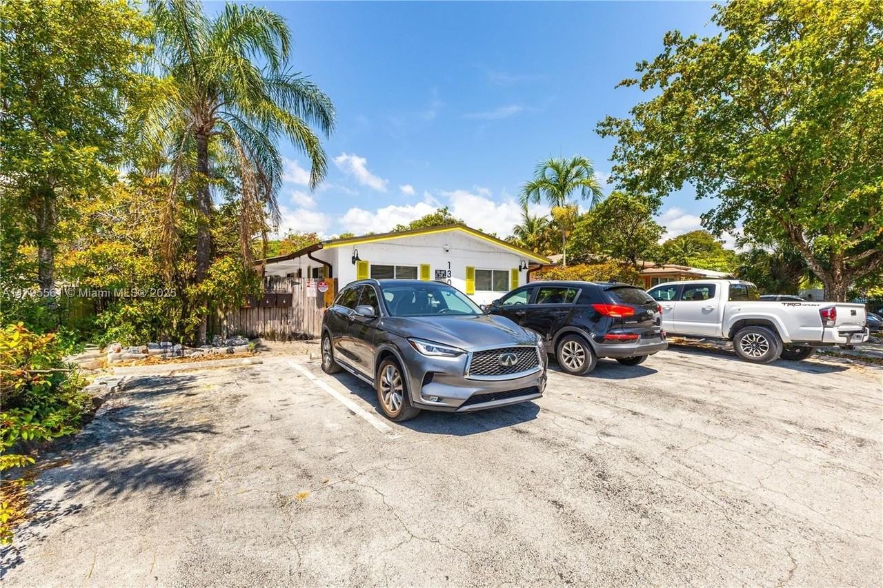 1305 Ne 2nd Ave #1 - Photo 3 of 24