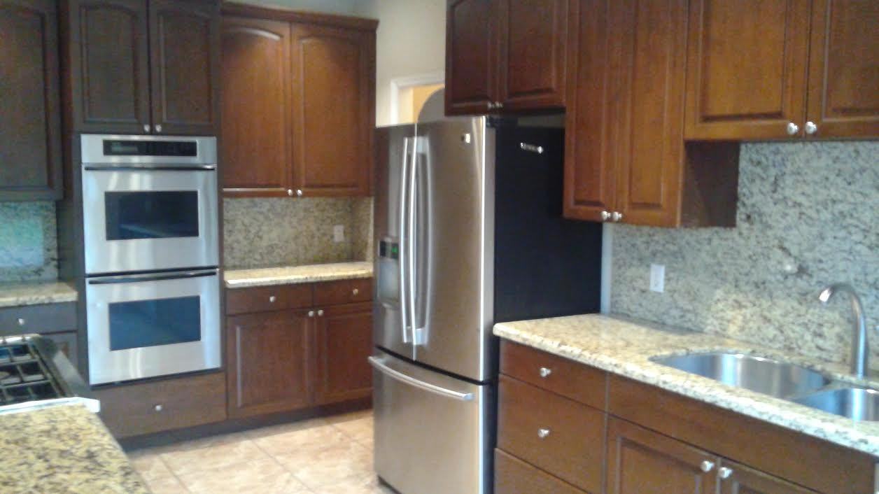 619 37th Street - Photo 3 of 5