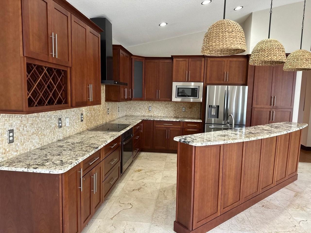 18580 Sw 44th St #1 - Photo 3 of 50