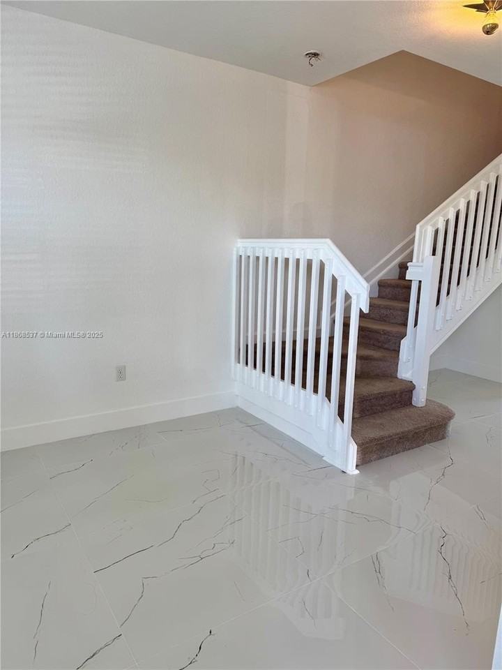 2853 Southeast 1st Drive #4 - Photo 2 of 32