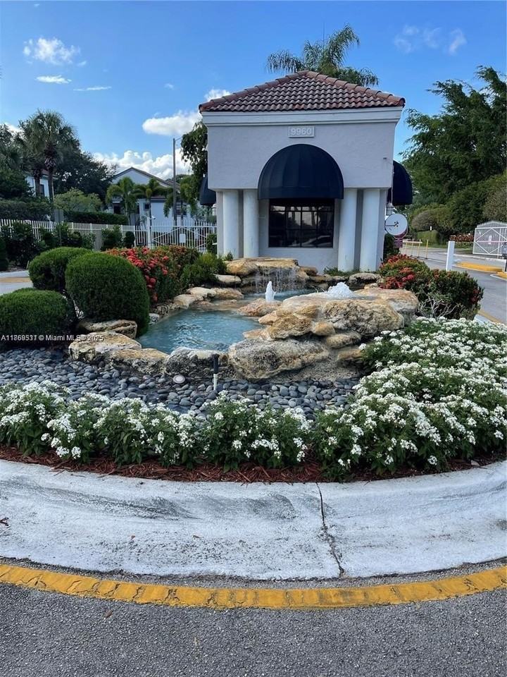 5133 Brisata Cir #L - Photo 3 of 43