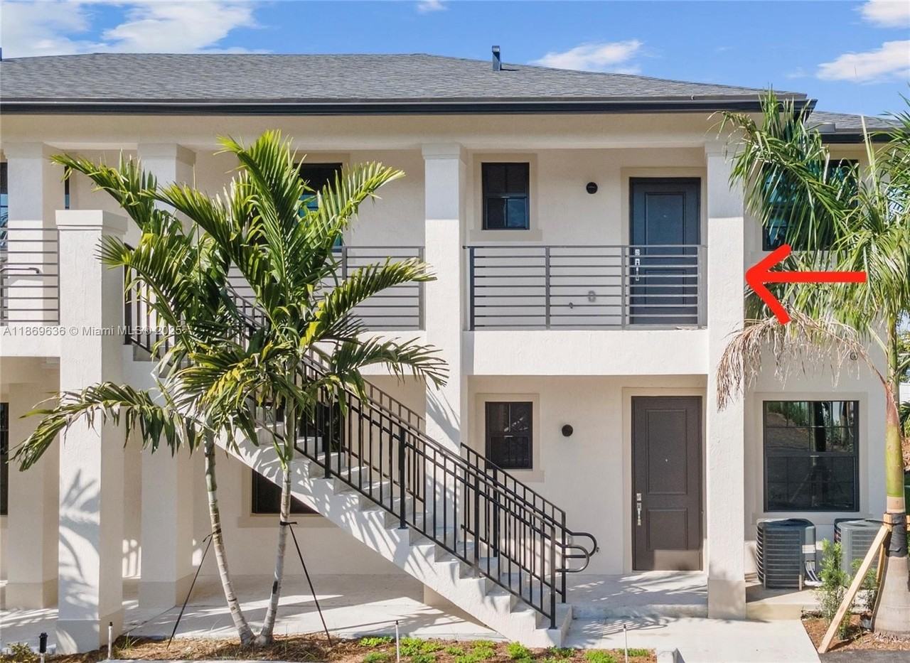 5750 Sw 44th St #201 - Photo 3 of 26