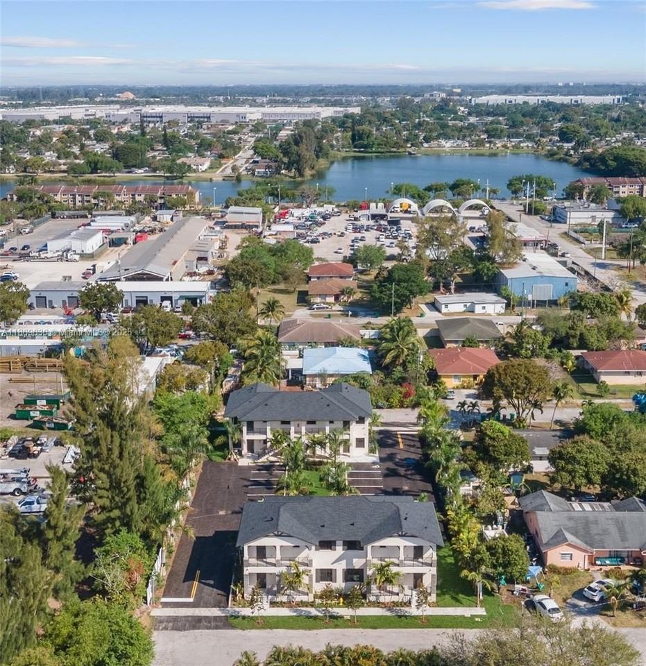 5750 Sw 44th St #201 - Photo 7 of 26