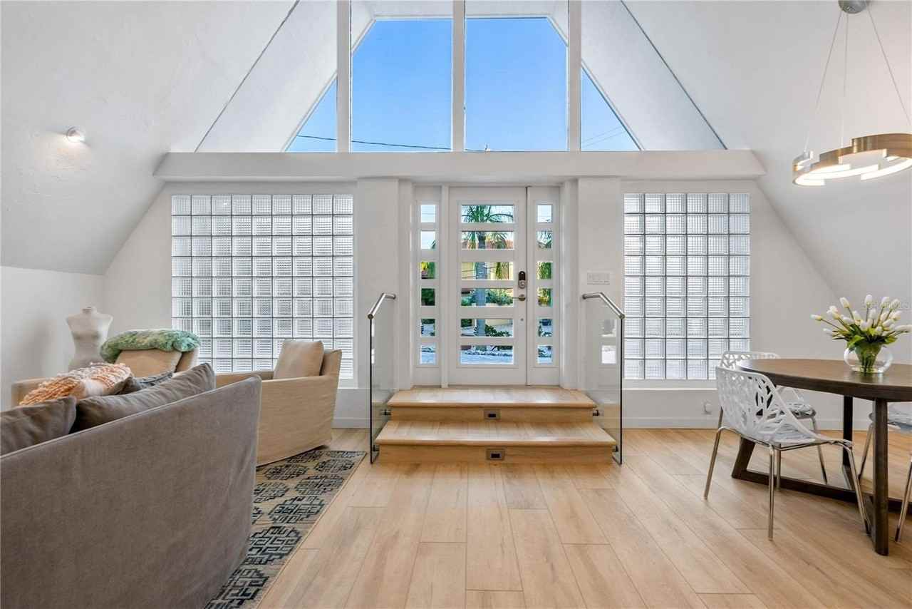 1909 High Point Dr - Photo 5 of 26