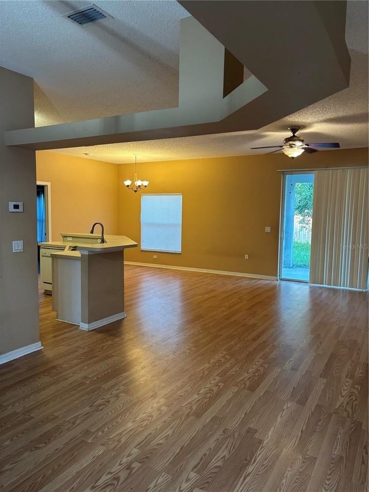 15 Zorach Pl - Photo 4 of 17