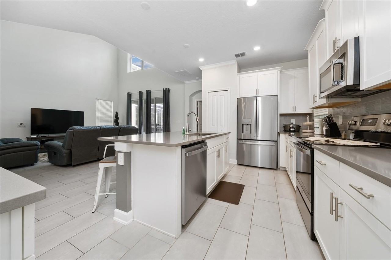 8973 Play Through Dr - Photo 5 of 29