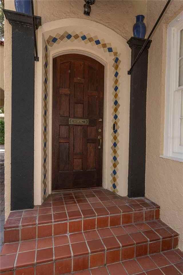 732 Edgewater Dr - Photo 3 of 28