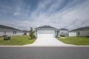 3229 Ne 38th Ln - Photo 1 of 1