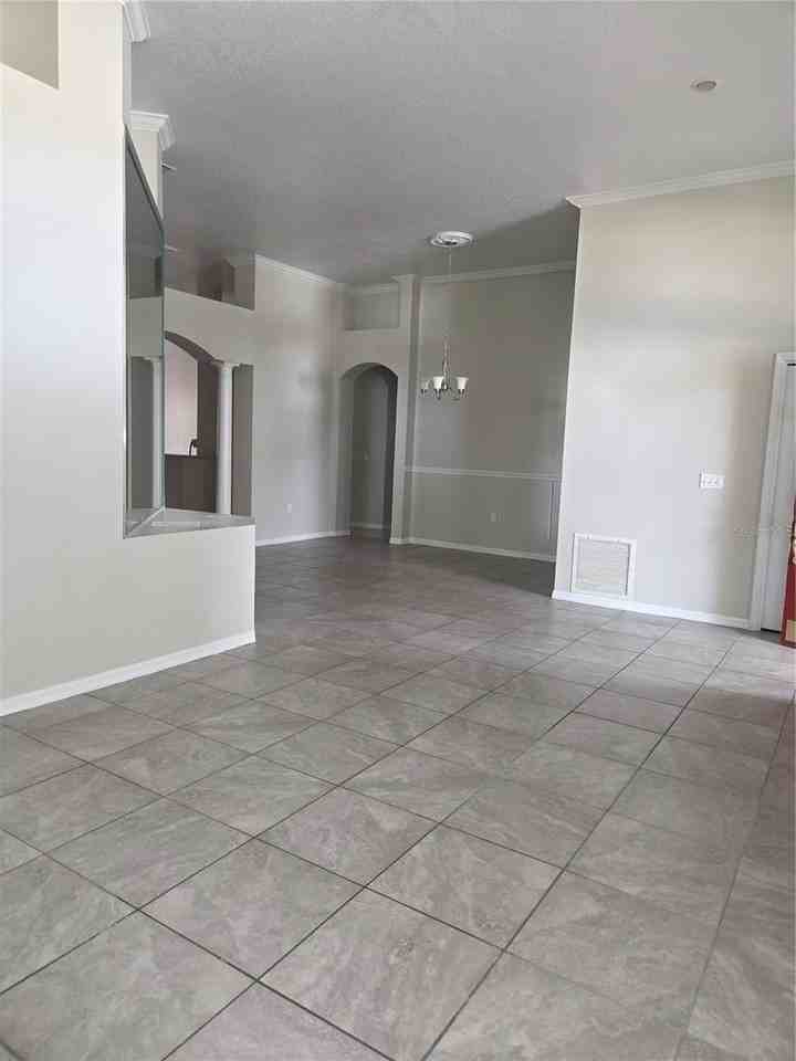 4511 Oak River Cir - Photo 3 of 14