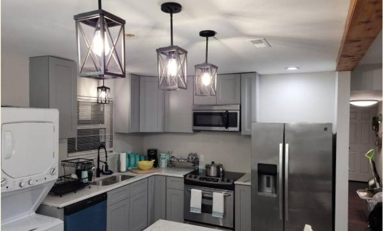 Susan St - Photo 2 of 4