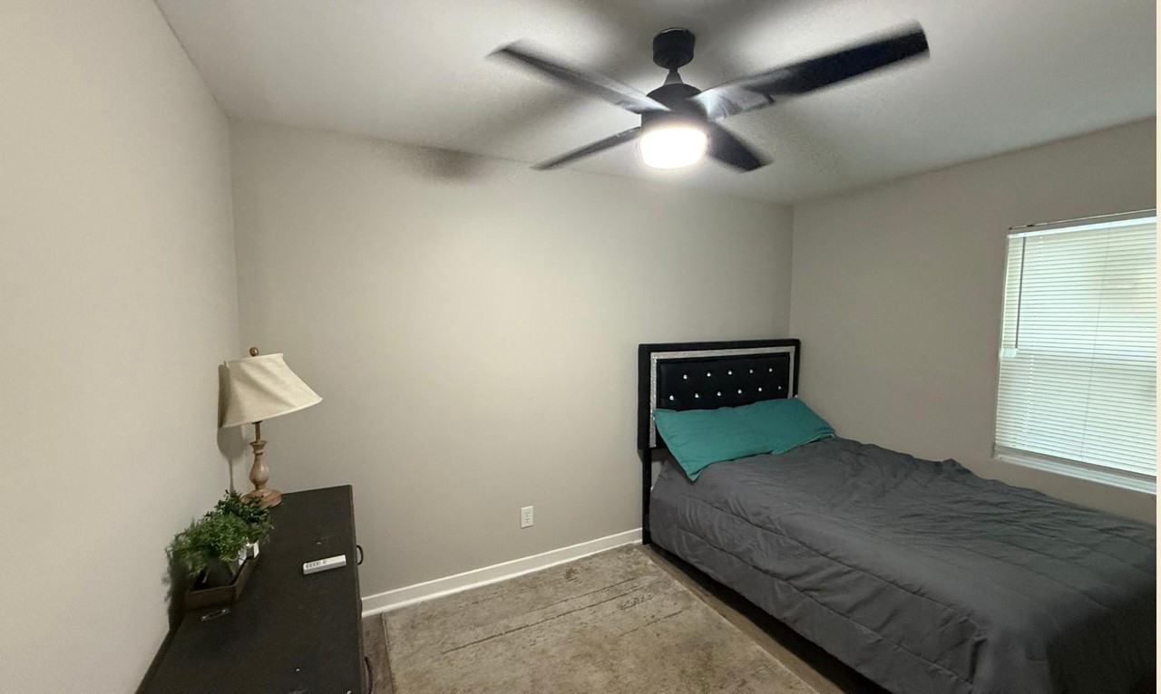 Susan St - Photo 4 of 4