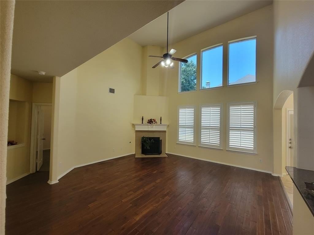 1309 Patriotic Ln - Photo 6 of 37