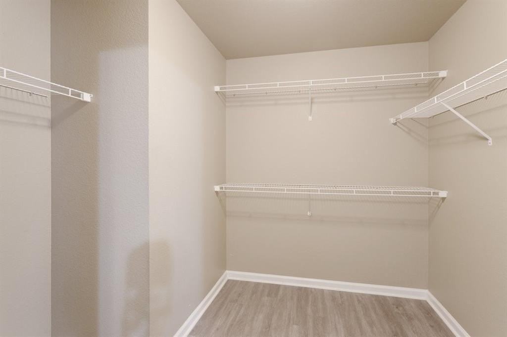 1005 Live Oak Dr - Photo 6 of 29