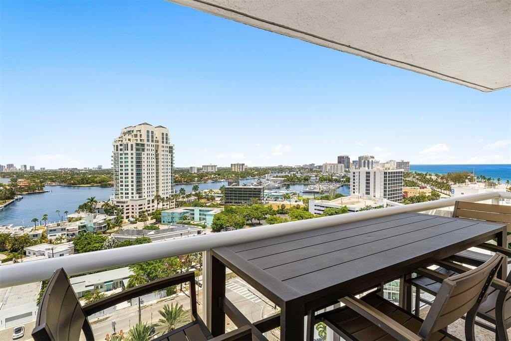 3000 Holiday Dr #1605 - Photo 2 of 41