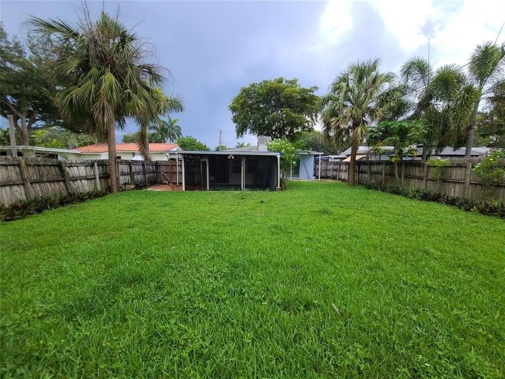 904 Se 13th St - Photo 6 of 11