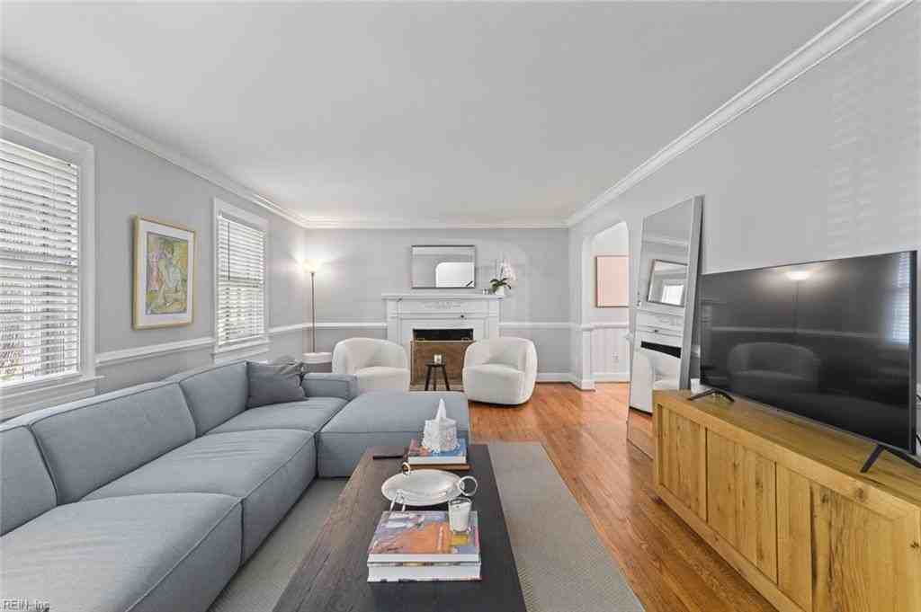 21 Brandon Rd - Photo 2 of 24