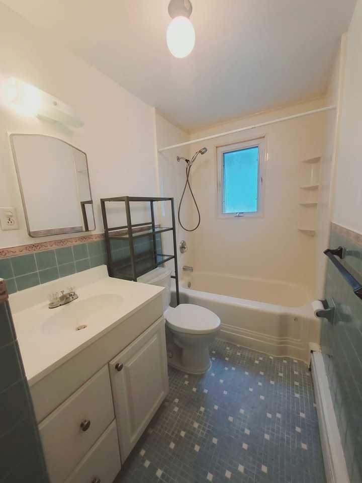 108 Cove Rd #3 - Photo 4 of 4