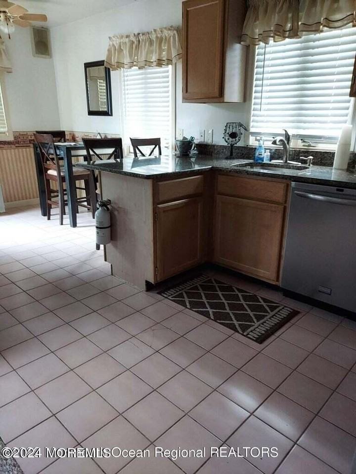 524 Beechwood Ave - Photo 4 of 7