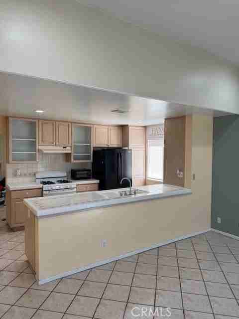 14961 Dusk St - Photo 5 of 17