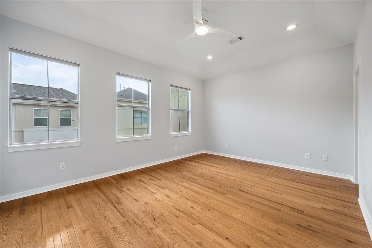 4333 Oreilly St - Photo 3 of 28