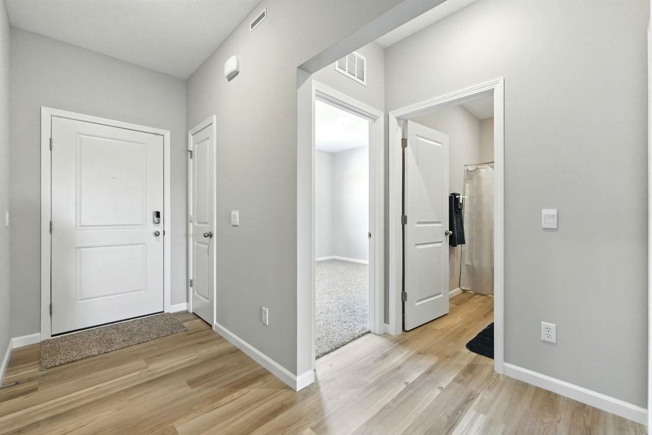 1070 Pleasant Hill Pl - Photo 3 of 34