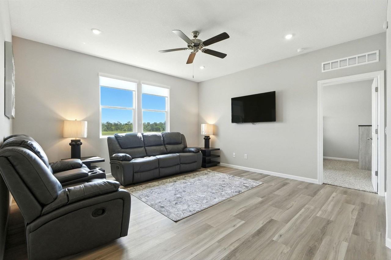 1070 Pleasant Hill Pl - Photo 4 of 34