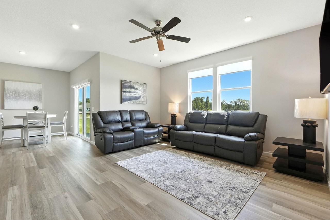 1070 Pleasant Hill Pl - Photo 5 of 34