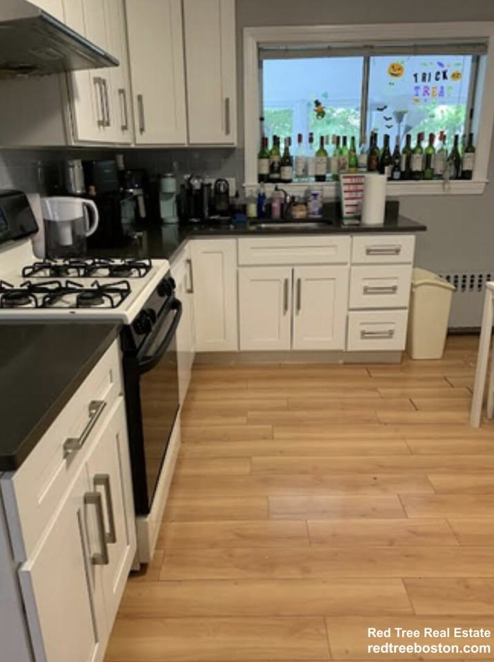 28 Gerald Rd #1 - Photo 2 of 9