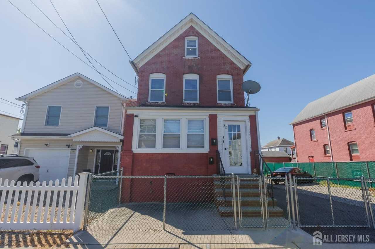 28 Union Street - Photo 2 of 14