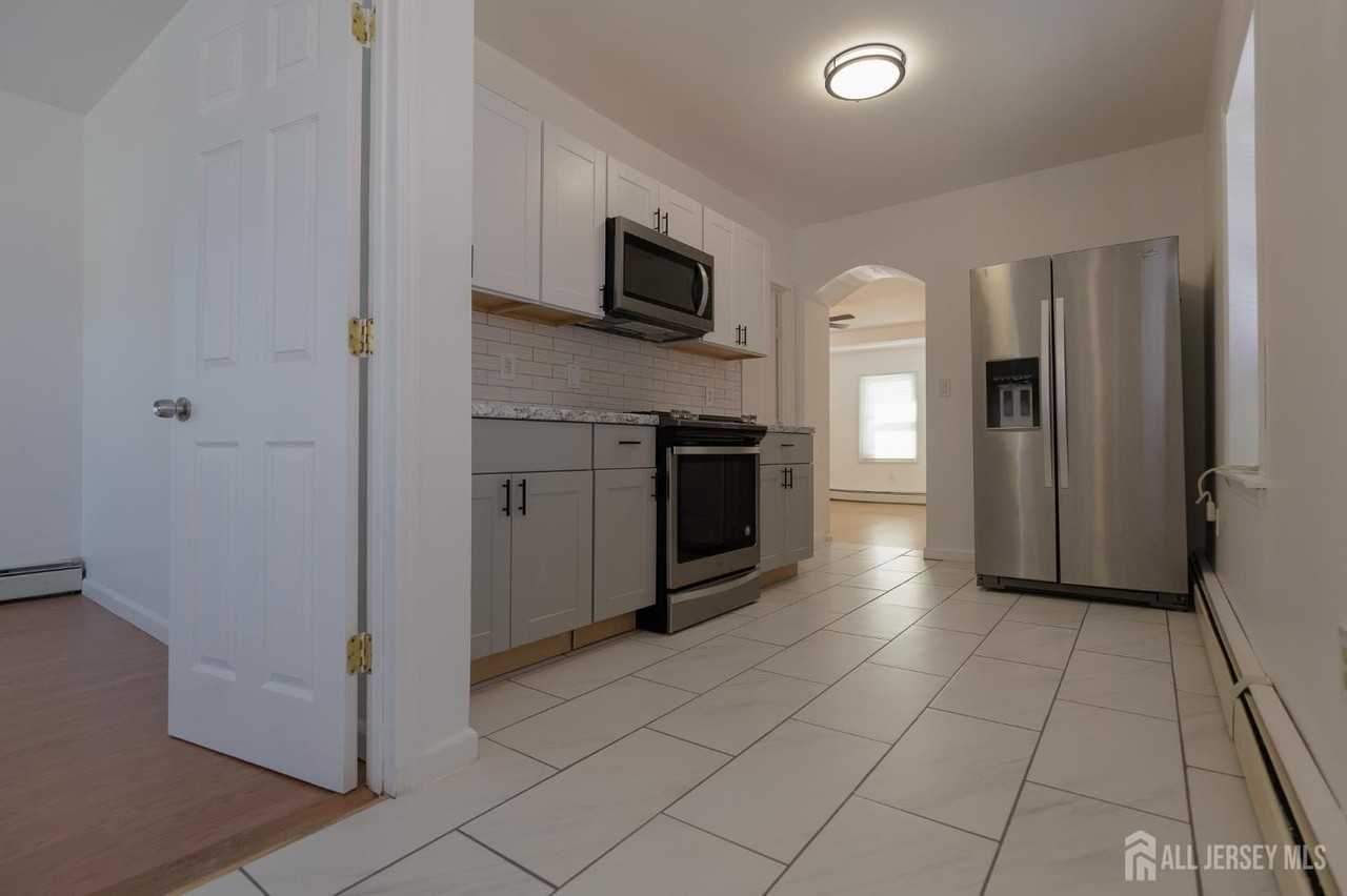 28 Union Street - Photo 7 of 14