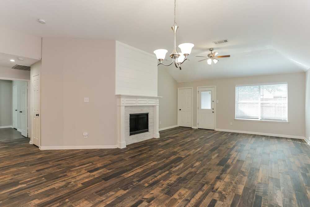 1016 Remington Ranch Rd - Photo 3 of 16