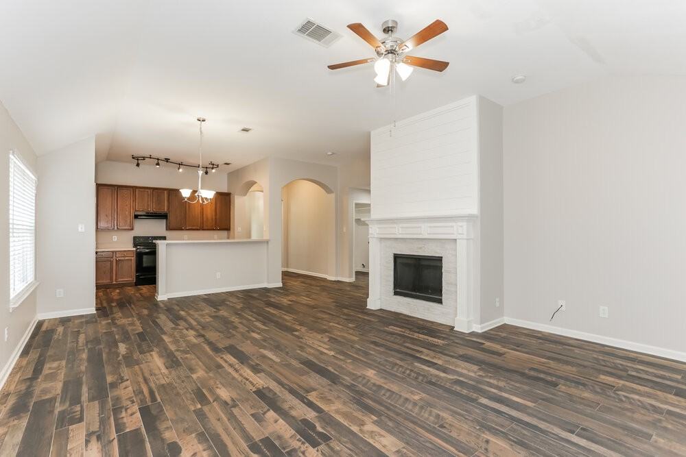 1016 Remington Ranch Rd - Photo 4 of 16