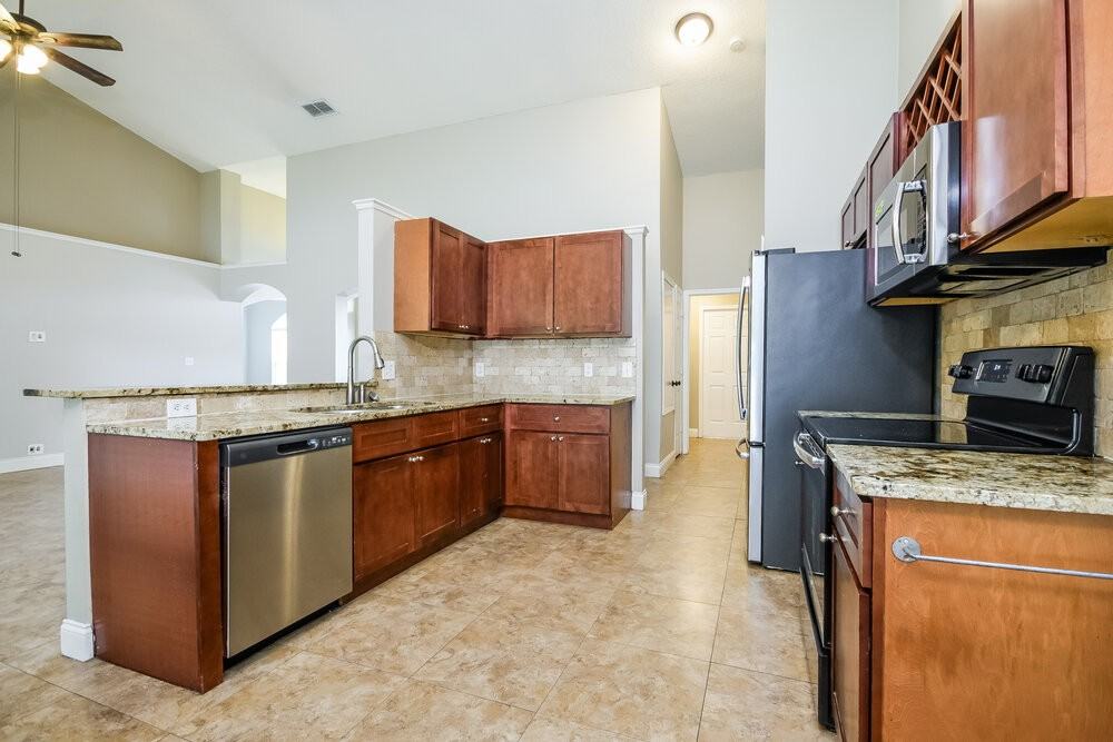 2428 Timothy Ln - Photo 6 of 16