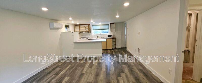 1817 Se Umatilla St #B - Photo 3 of 16