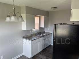 4815 Saddlebrook Ln #4 - Photo 1 of 1