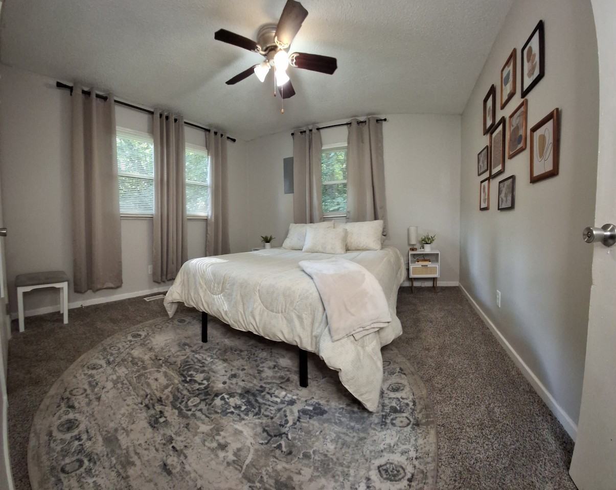 2612 Kirby St - Photo 3 of 16