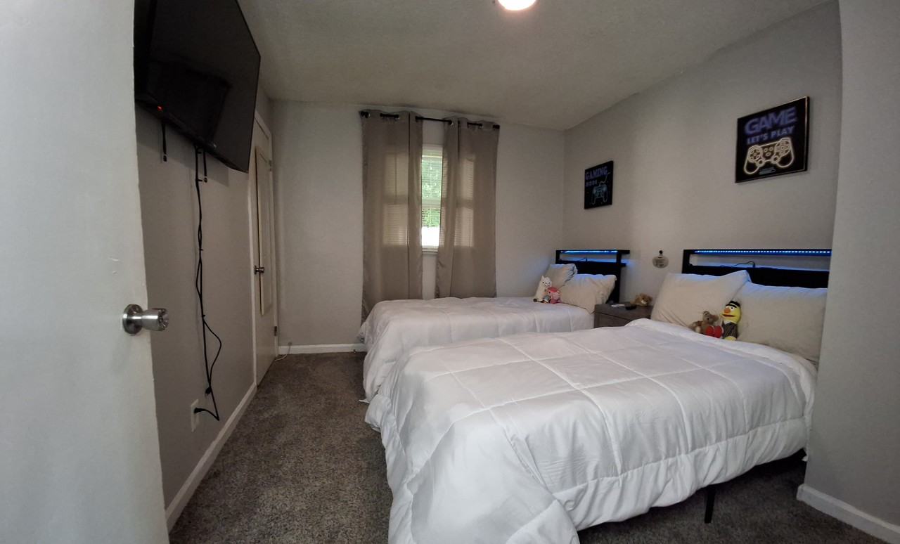 2612 Kirby St - Photo 5 of 16