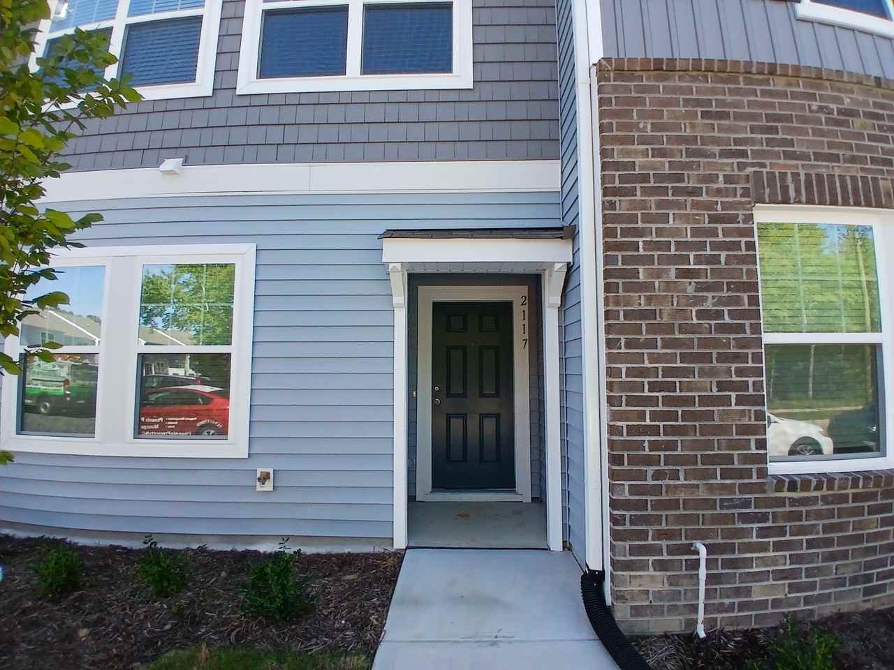 2117 Glen Crossing Dr - Photo 3 of 36