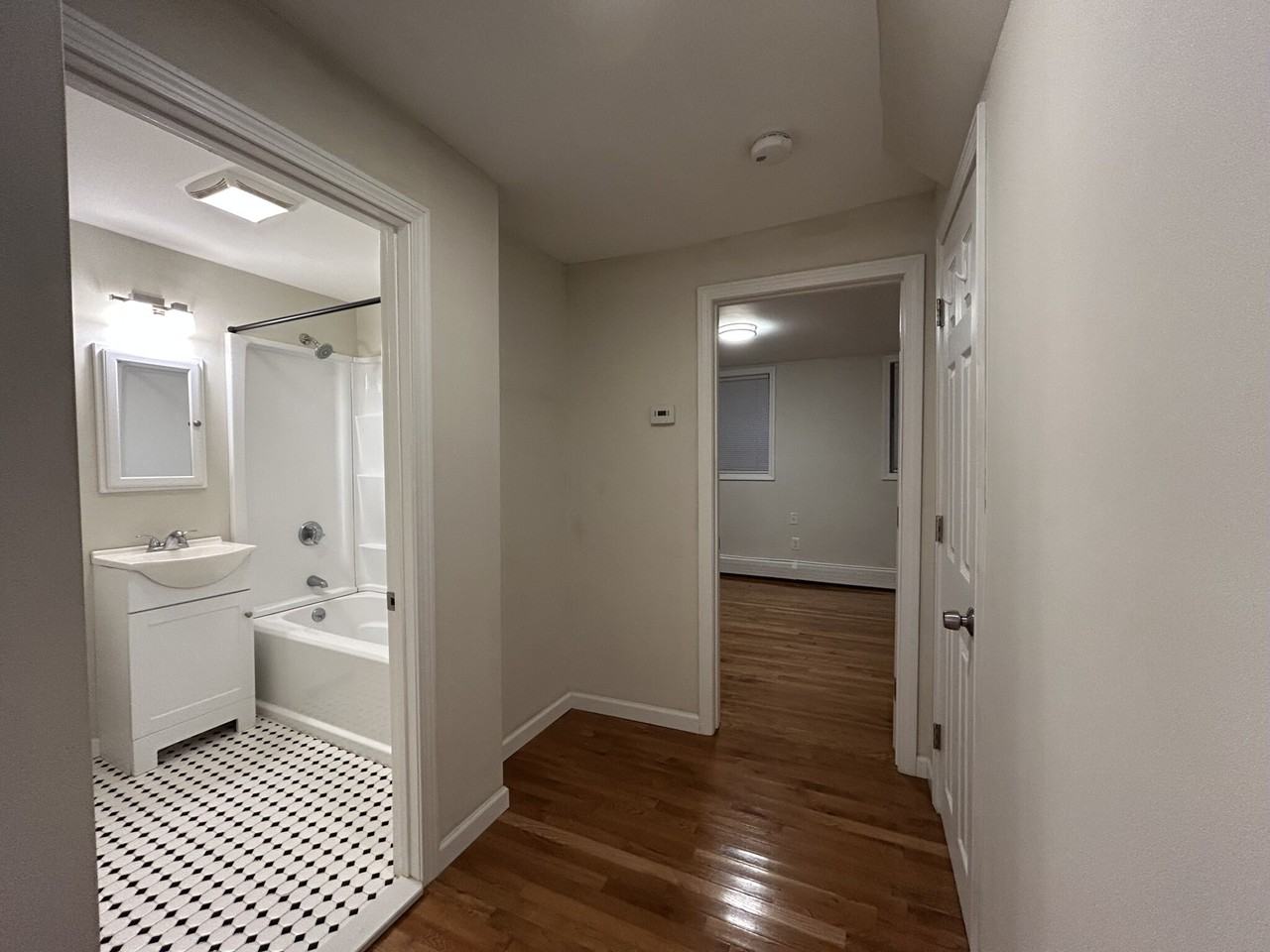 52 Irving St #B - Photo 7 of 10
