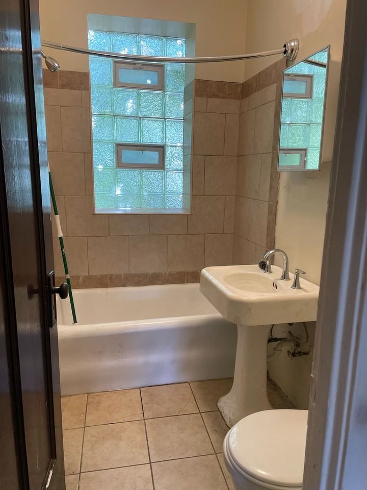 7511 South Chappel Avenue - Photo 3 of 7