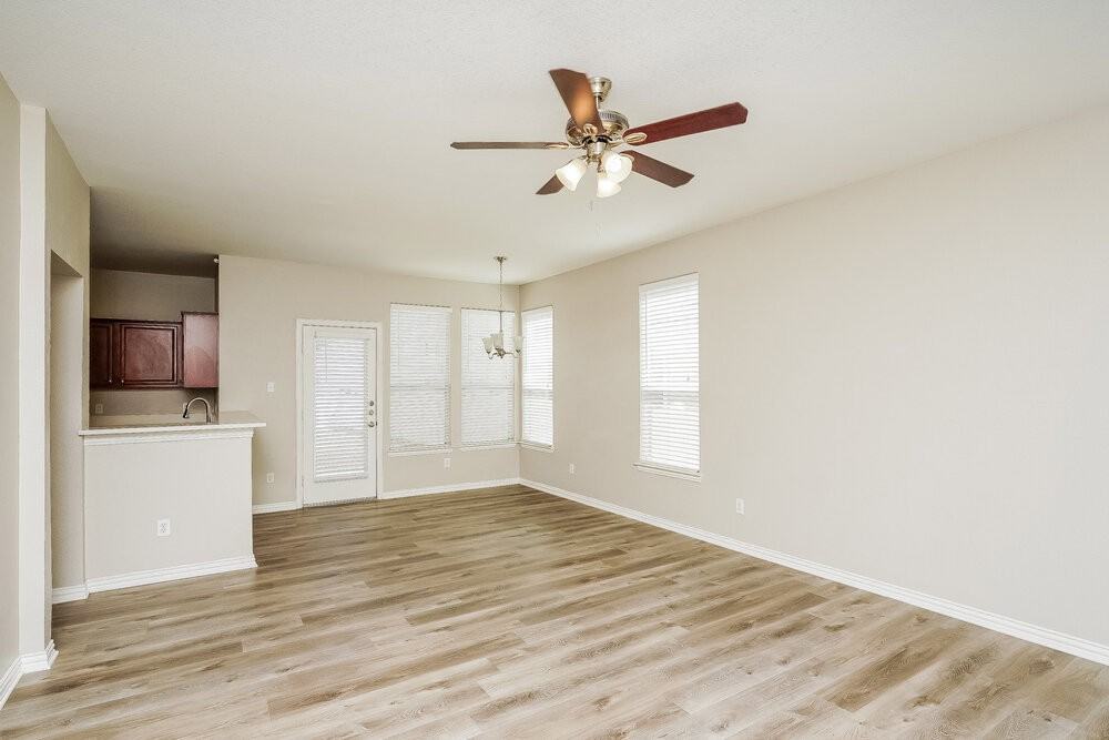 10345 Nantucket Dr - Photo 5 of 17