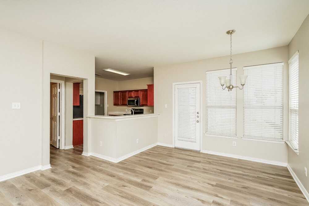 10345 Nantucket Dr - Photo 6 of 17