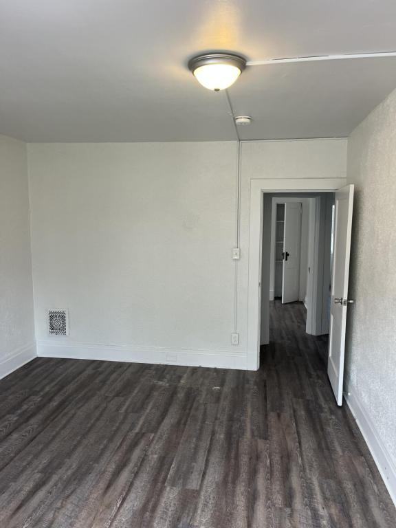 136 S Spring Ave - Photo 7 of 13