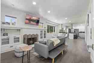 1633 35th Street - Photo 1 of 1