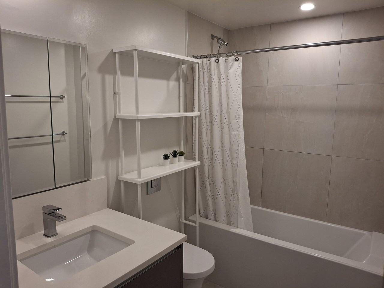 180 East 2nd Avenue #710 - Photo 5 of 10