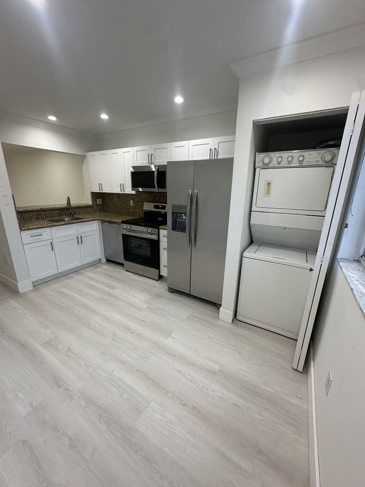 7175 Nw 173rd Dr #510 - Photo 2 of 13